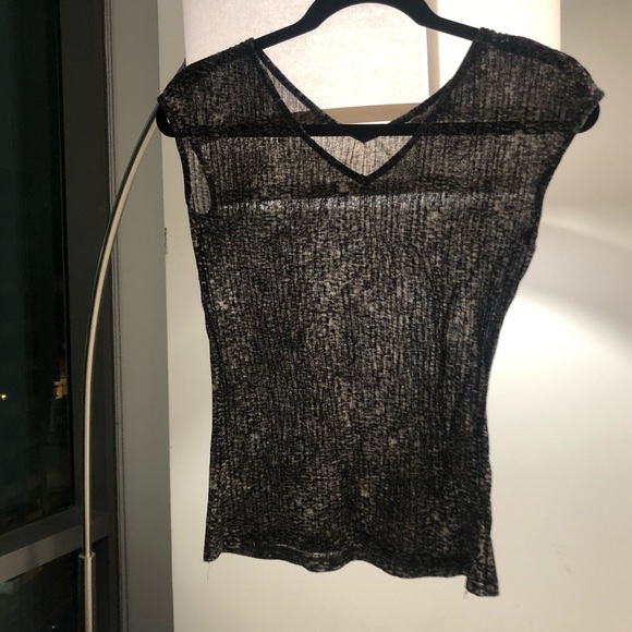 Banana Republic Black and Grey Printed Pattern V-Neck Short Sleeve Blouse Top - Picture 5 of 8